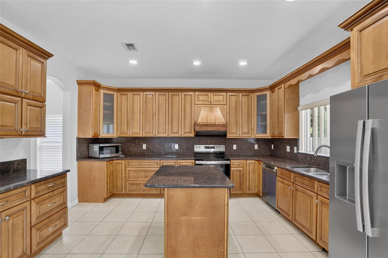 2521 BARWICK STREET — photo 11 of 76