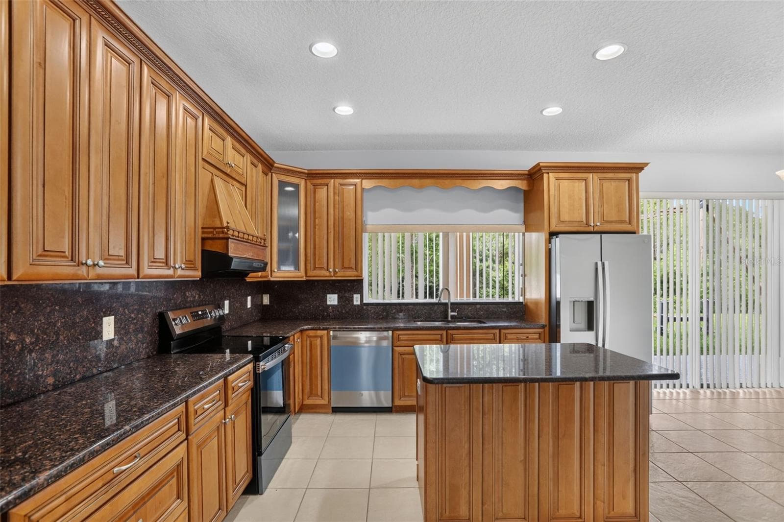 2521 BARWICK STREET — photo 12 of 76