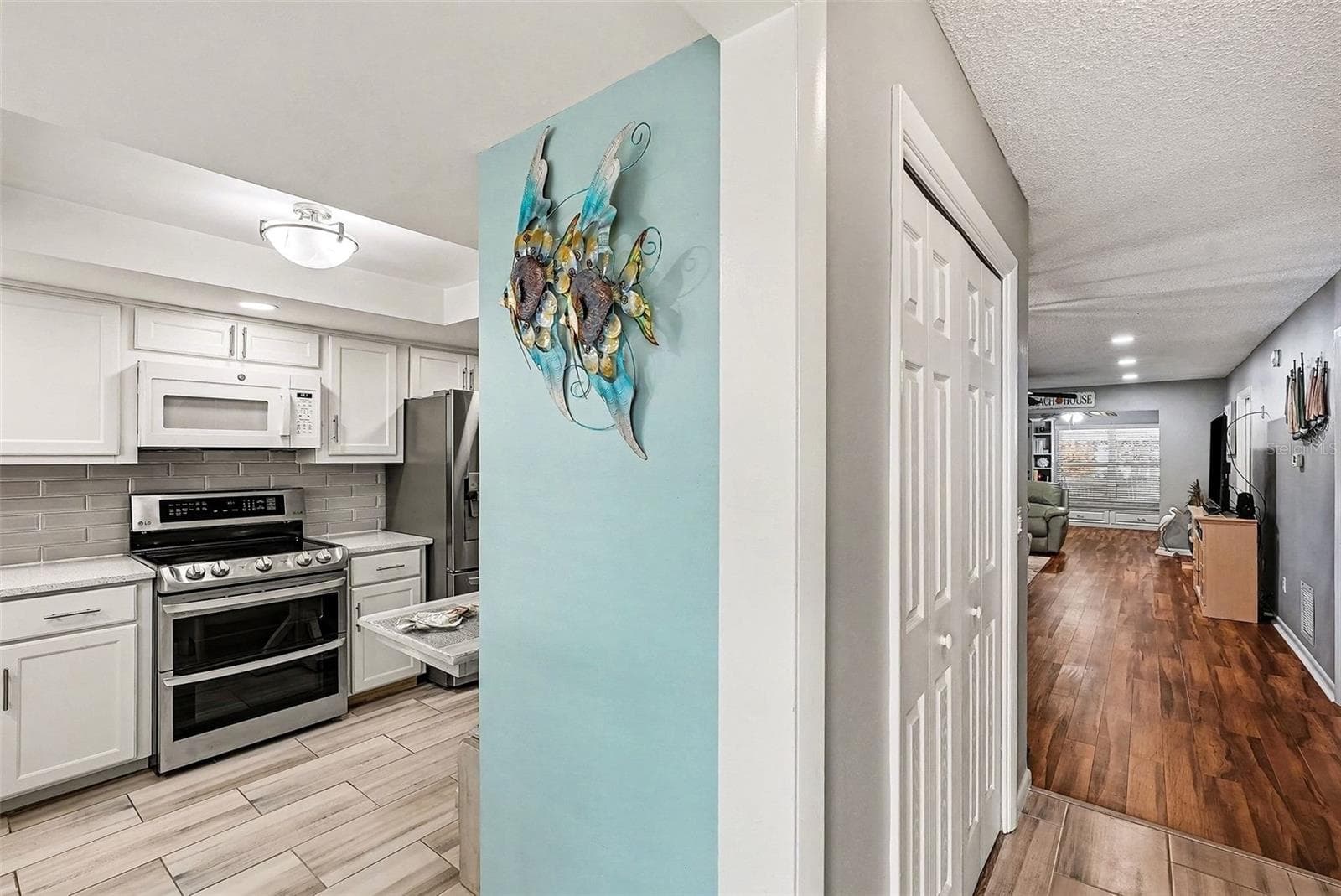 1659 LAKE AVENUE — photo 3 of 24