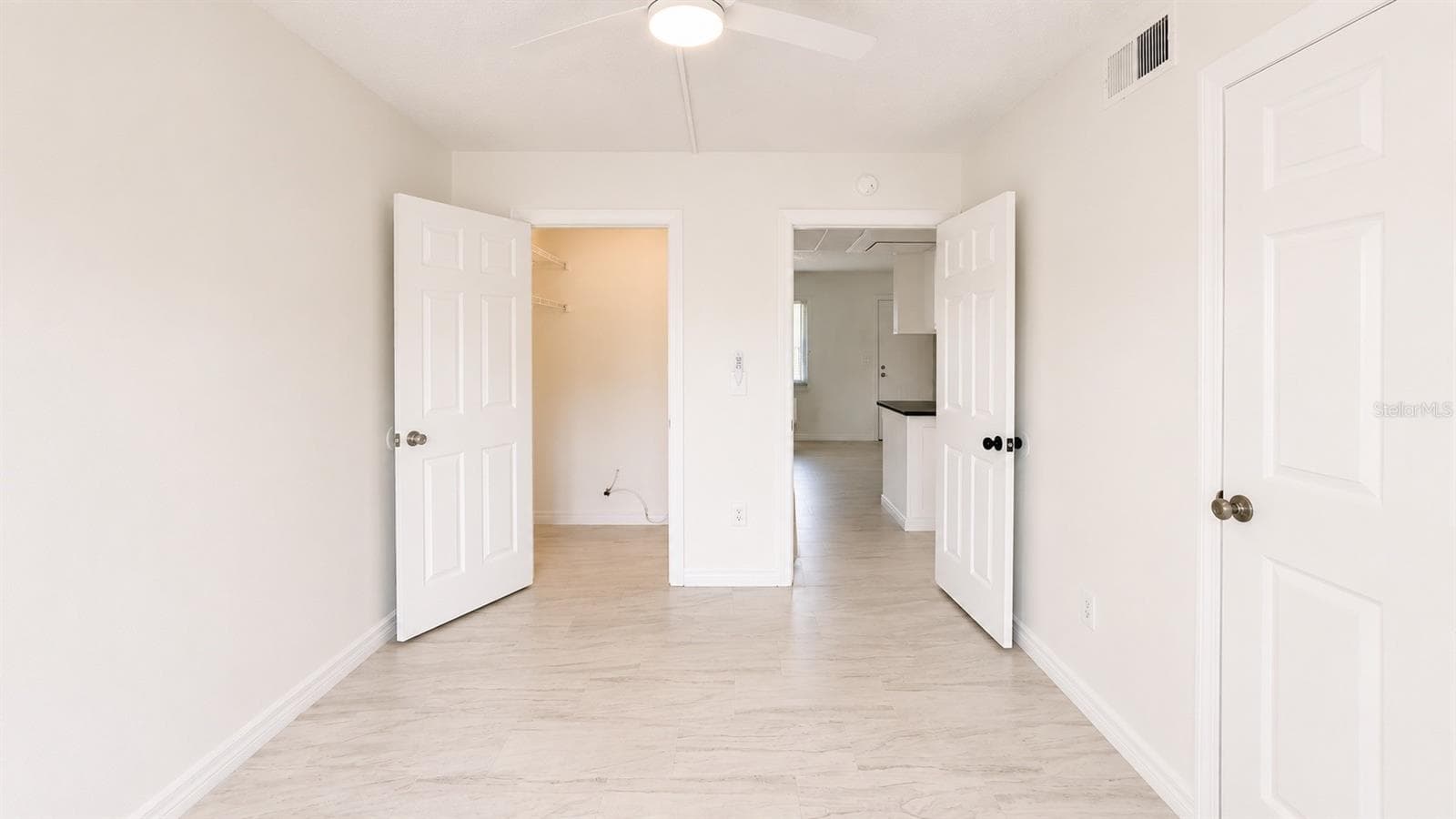 120 BLUE POINT WAY — photo 9 of 21