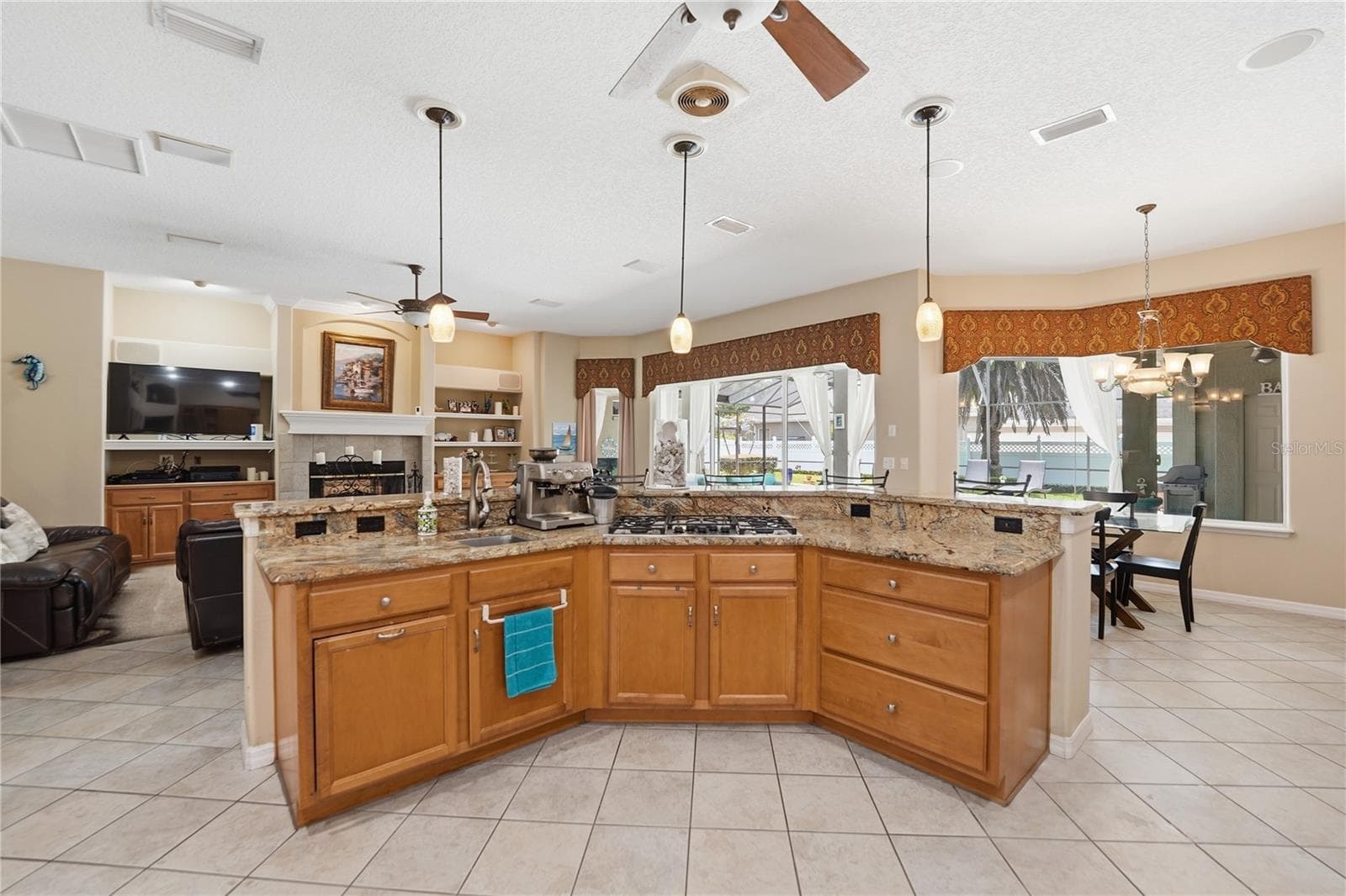 11474 SWIFT WATER CIRCLE — photo 17 of 48