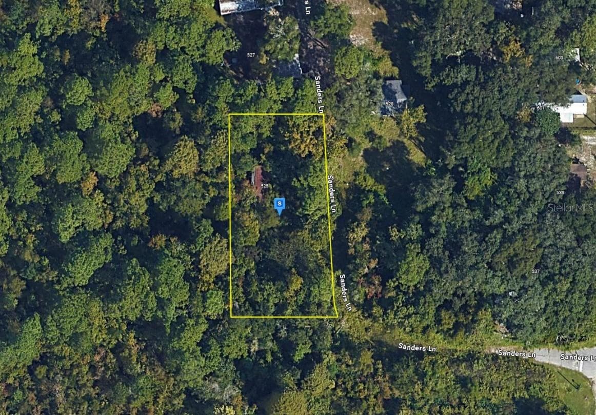 525 SANDERS LANE — photo 1 of 6