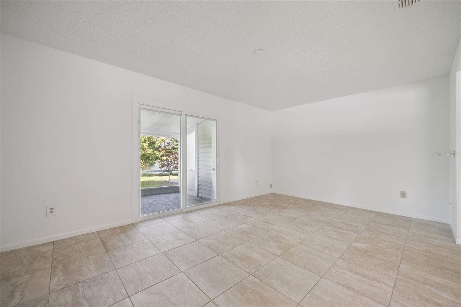 498 GREEN SPRING CIR — photo 10 of 20