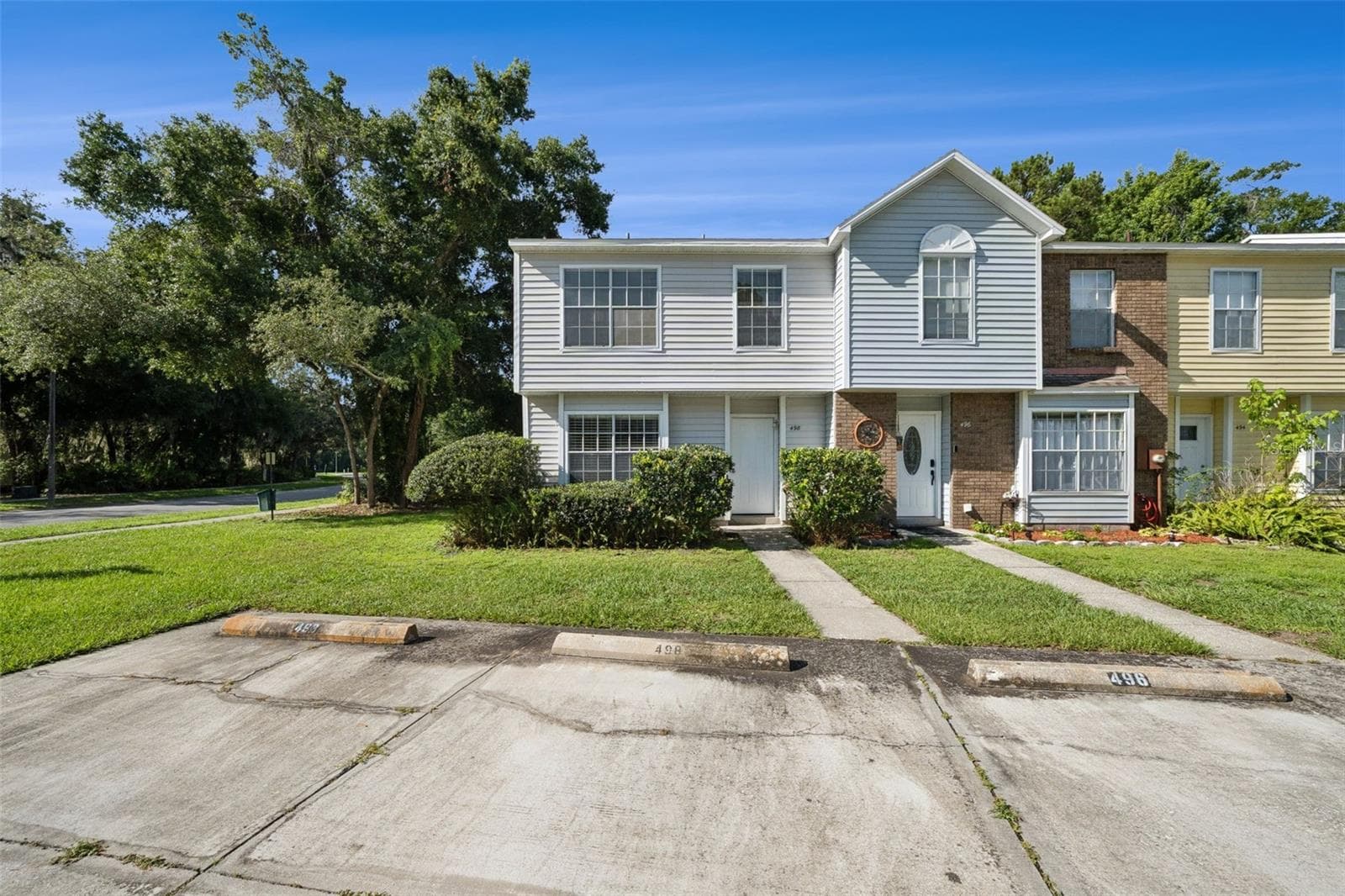 498 GREEN SPRING CIR — photo 1 of 20