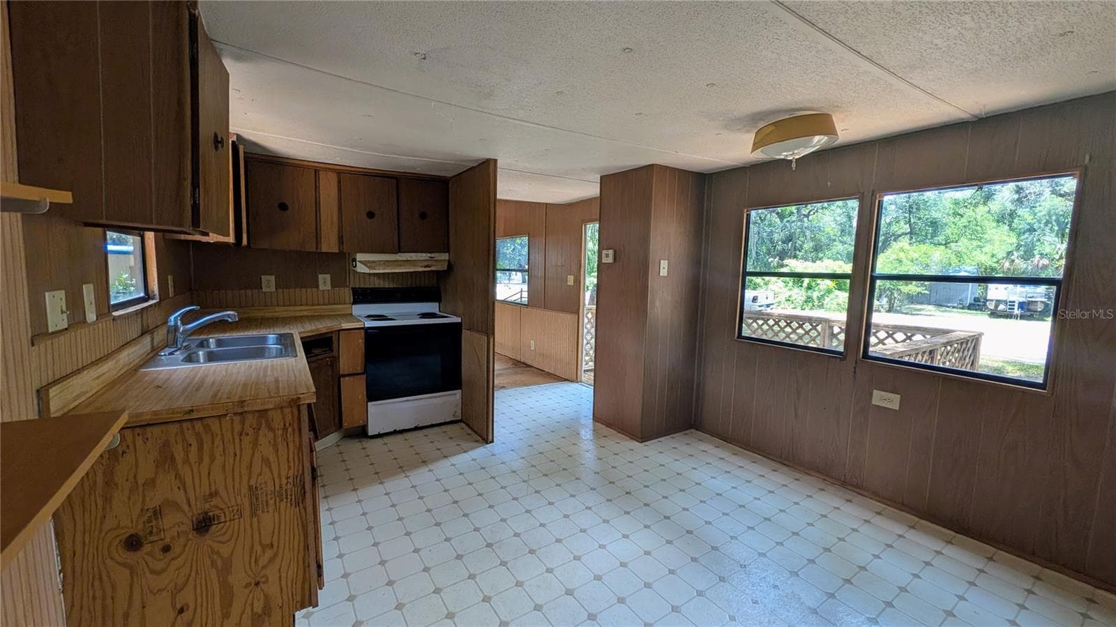 11310 YELLOW OAK LANE — photo 5 of 33
