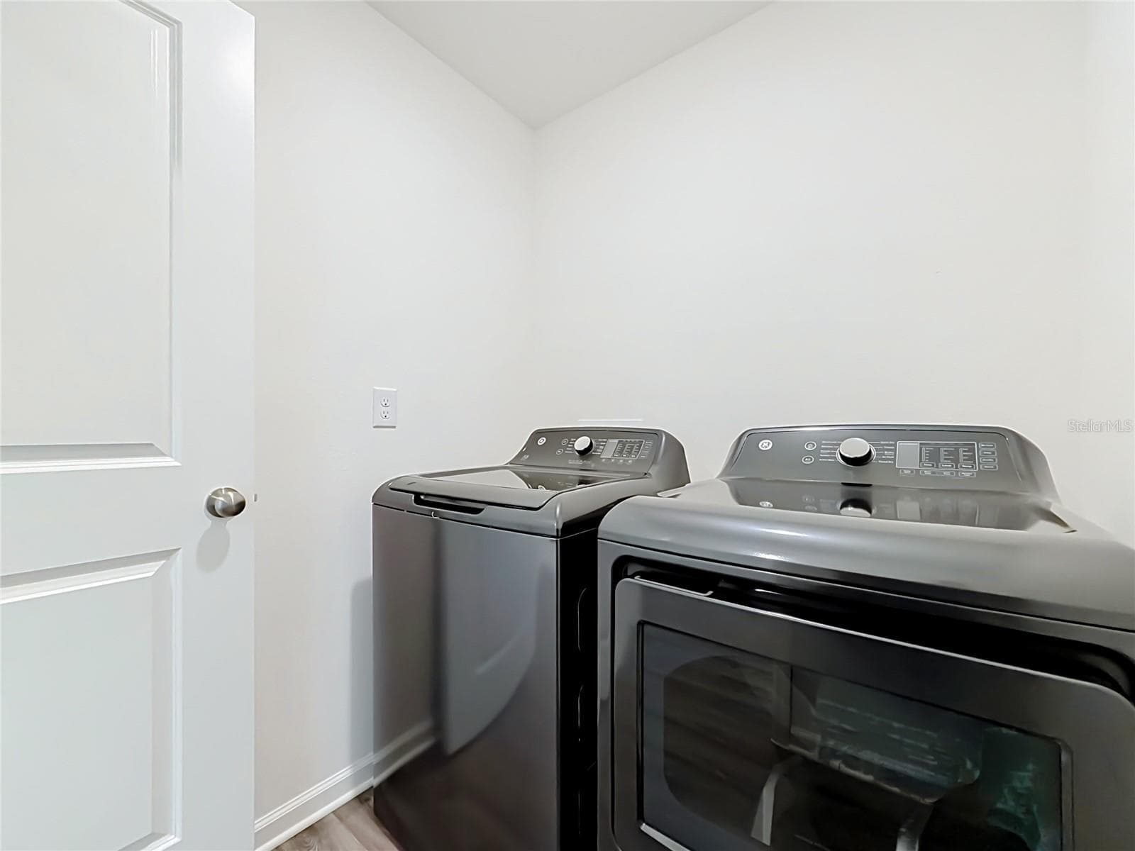 50 BAY ROAD — photo 41 of 51