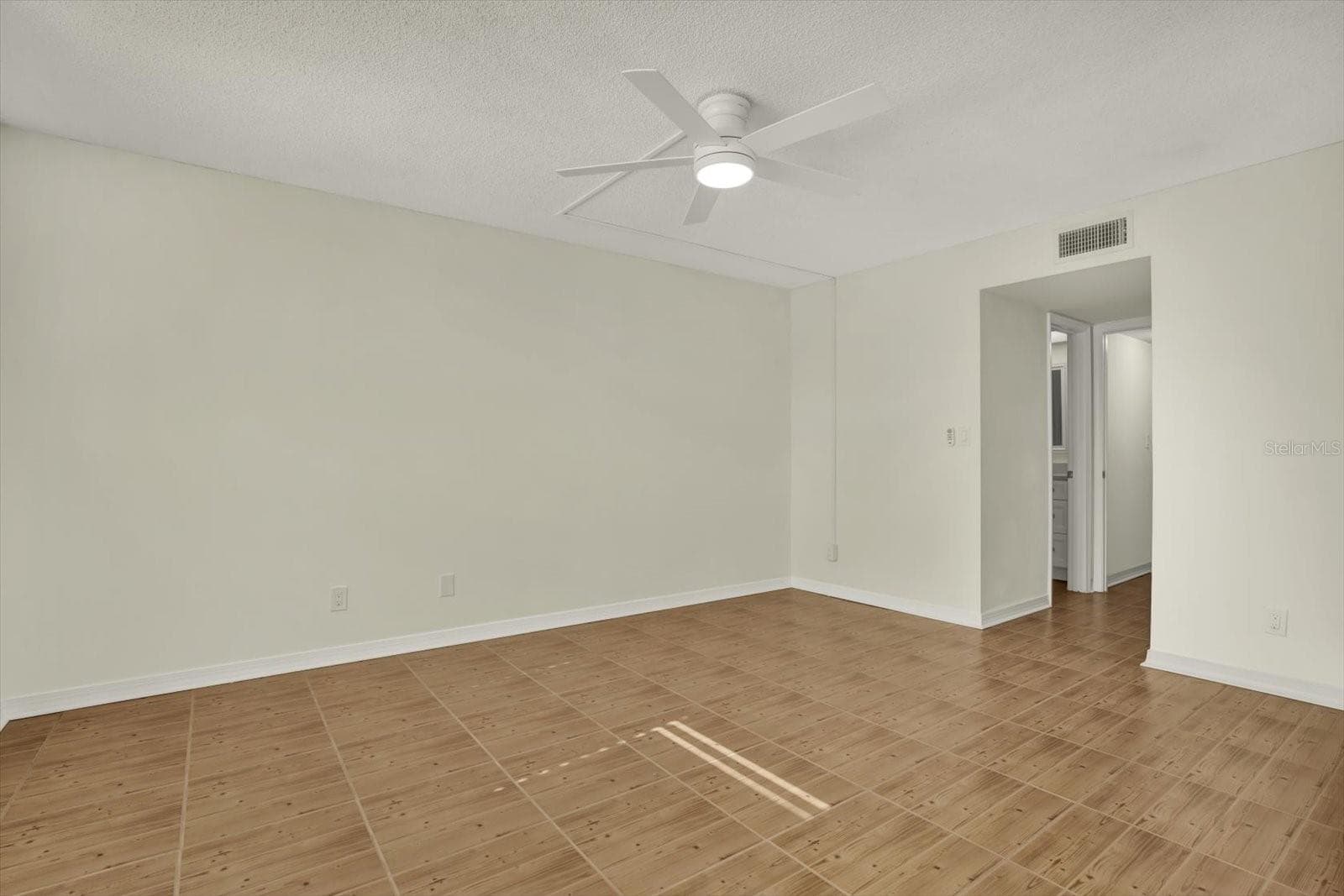 4715 BAY STREET — photo 10 of 16