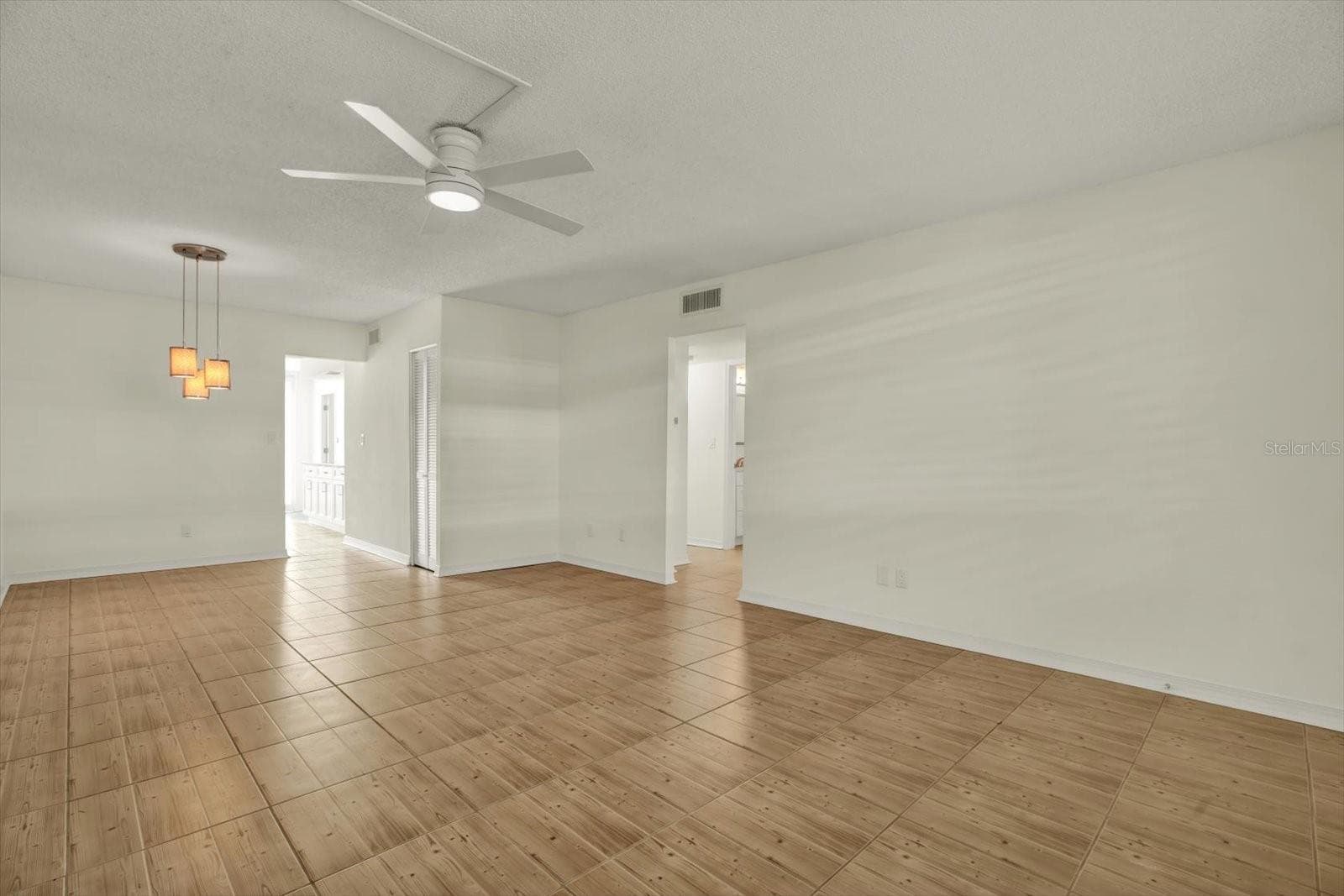 4715 BAY STREET — photo 4 of 16
