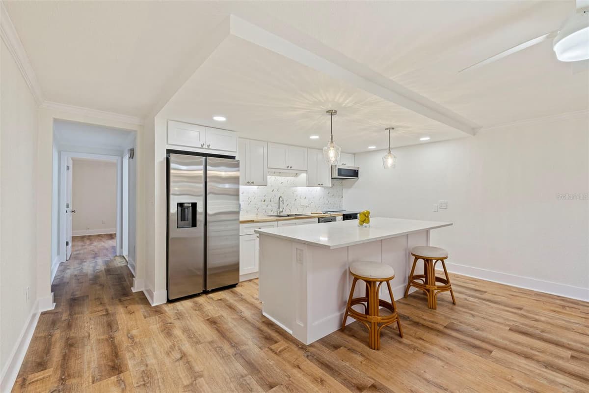 109 16TH AVENUE — photo 14 of 35