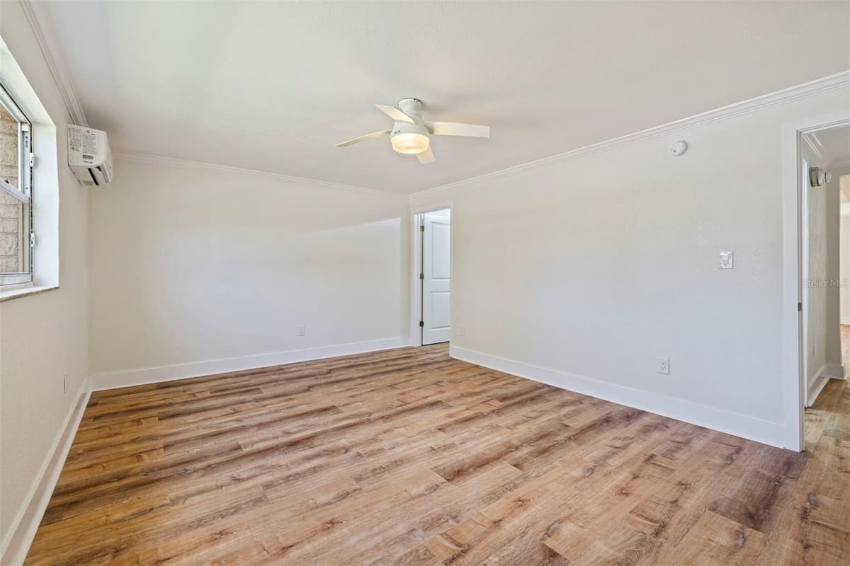 109 16TH AVENUE — photo 18 of 35