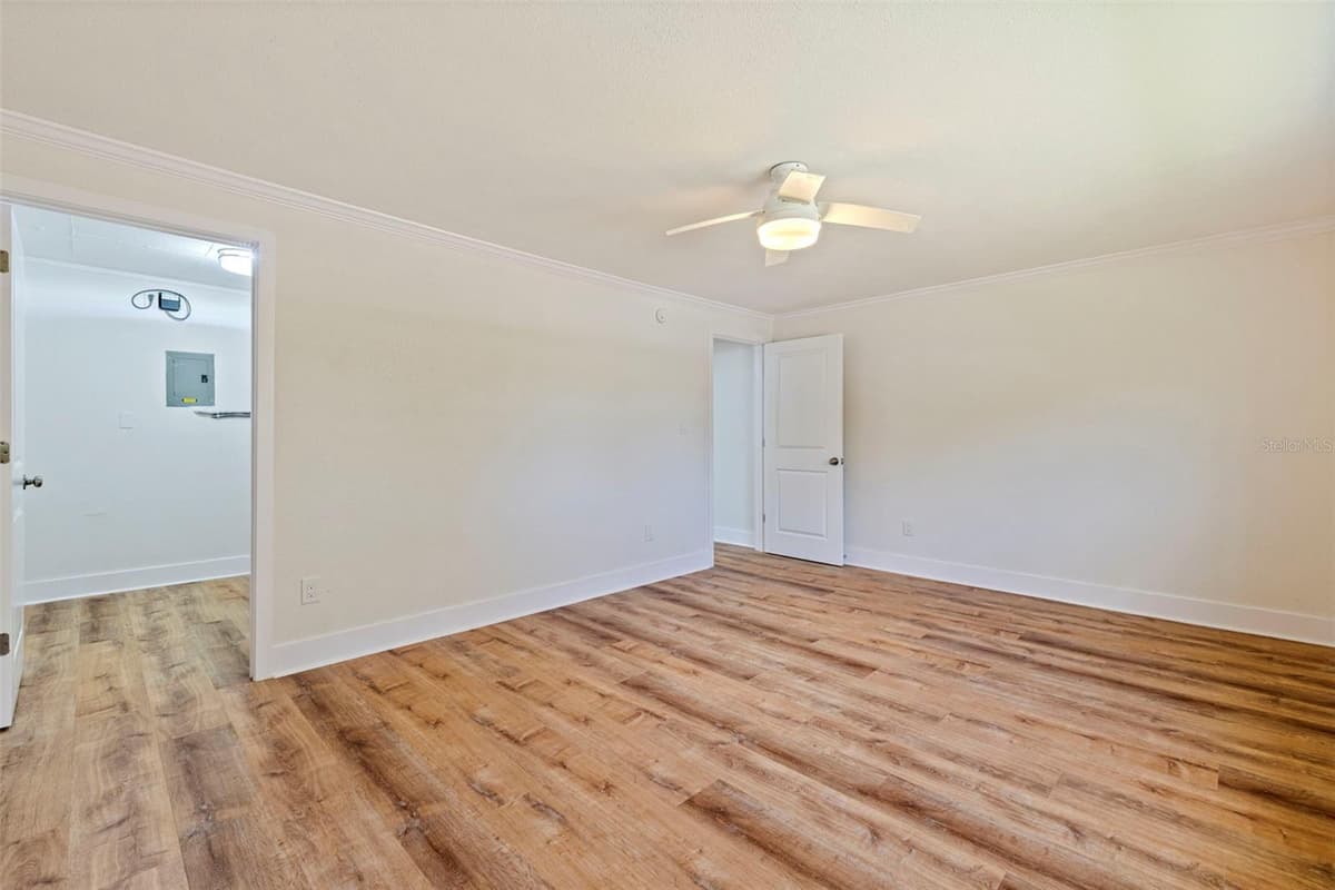 109 16TH AVENUE — photo 19 of 35