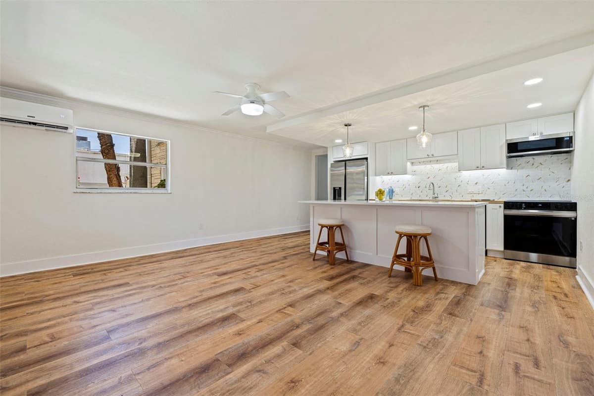 109 16TH AVENUE — photo 12 of 35