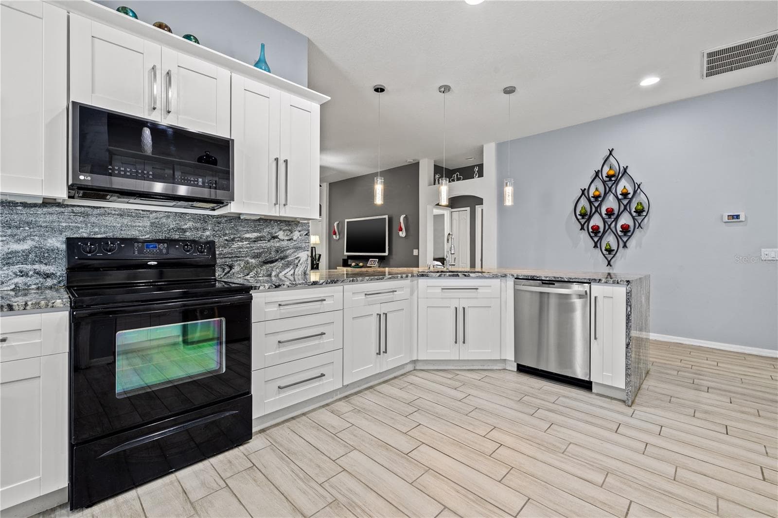 3056 SUNWATCH DRIVE — photo 4 of 33