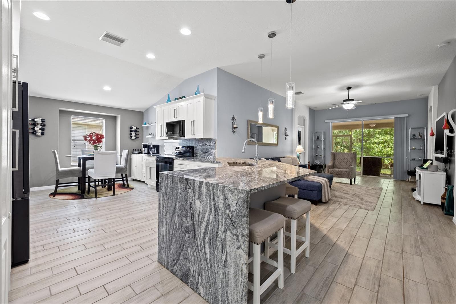 3056 SUNWATCH DRIVE — photo 8 of 33