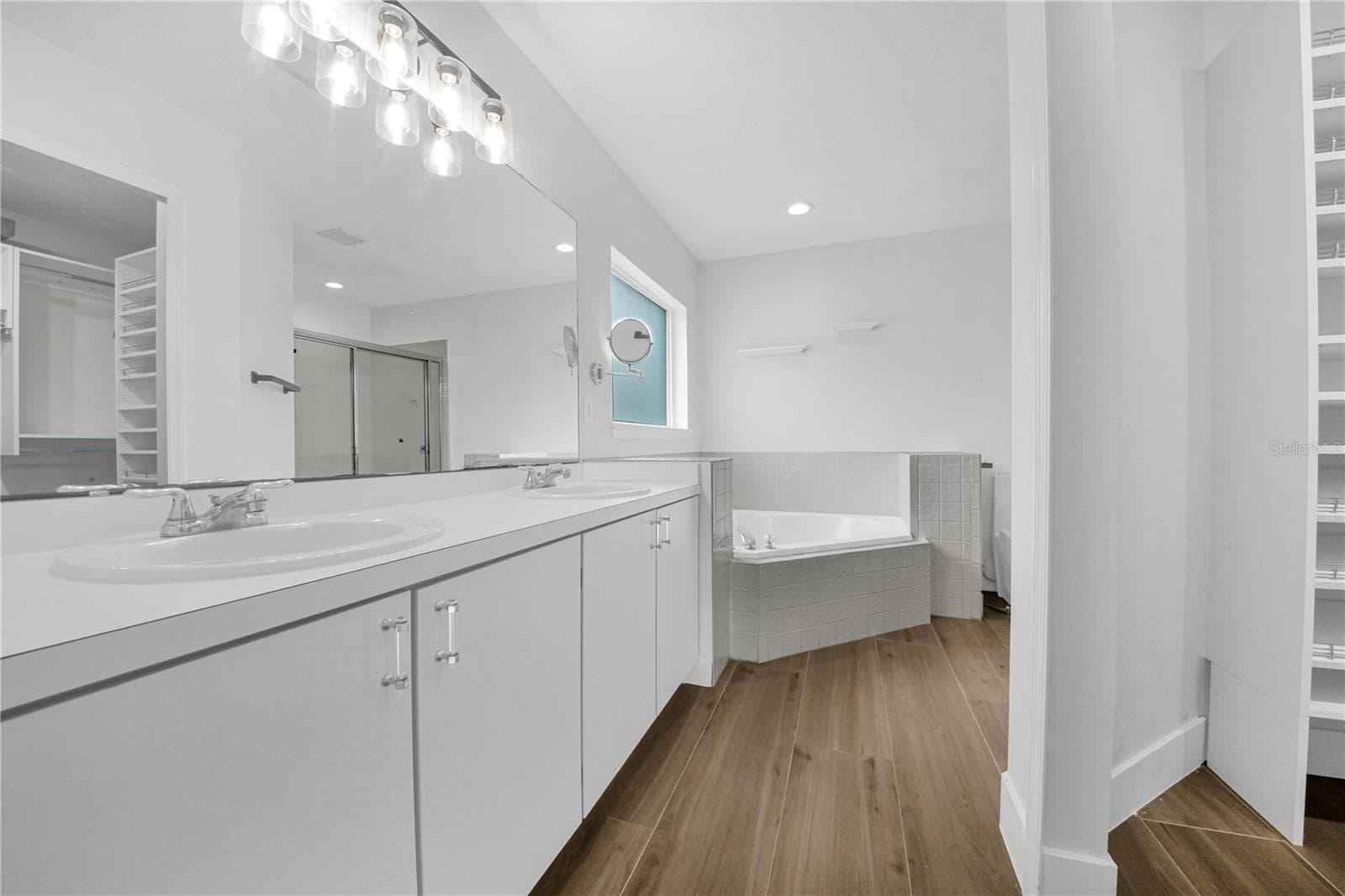 10619 MOSSY CREEK COURT — photo 15 of 37