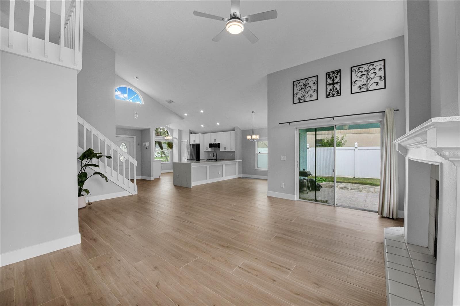 10619 MOSSY CREEK COURT — photo 10 of 37