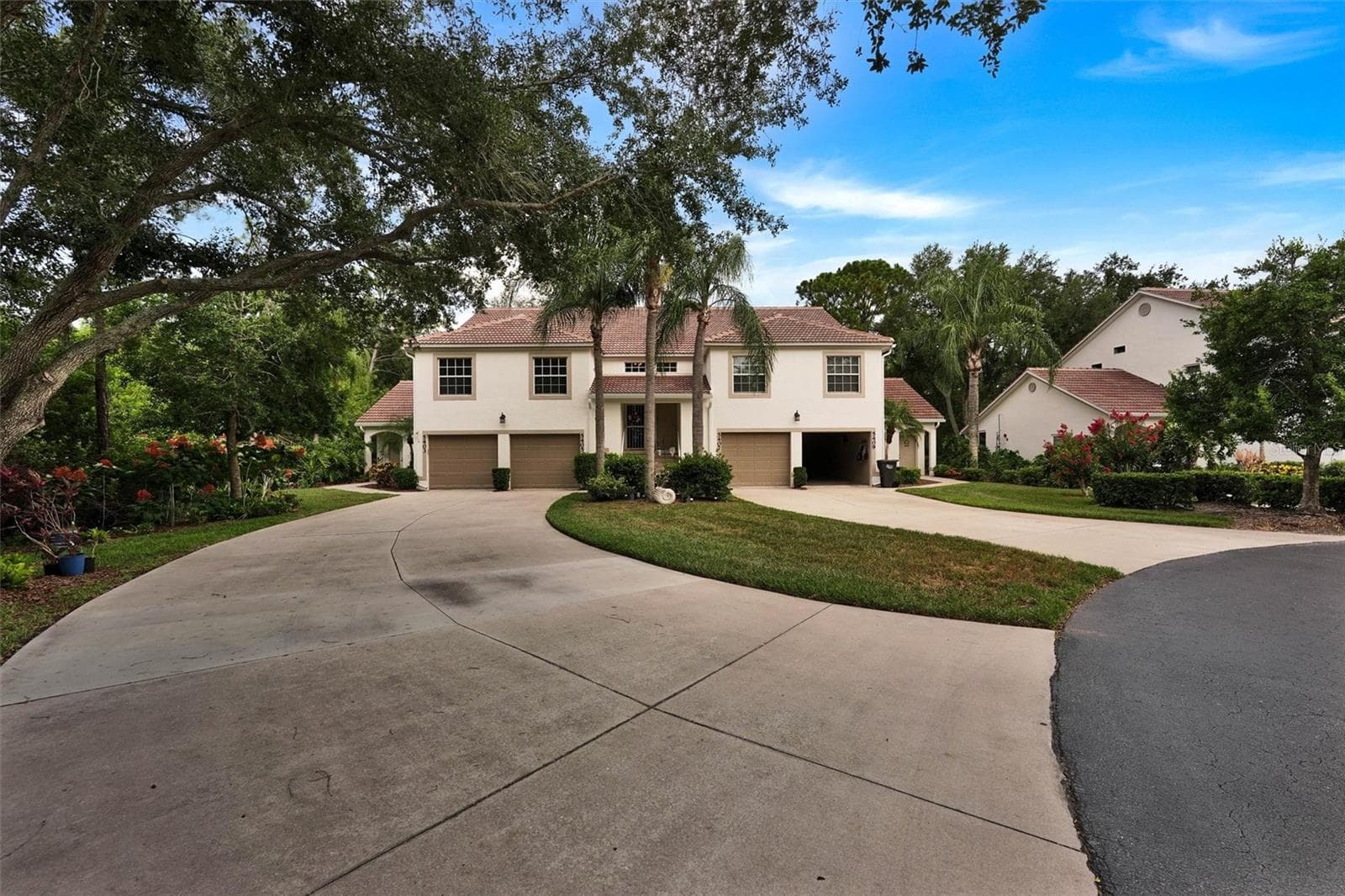 5405 STONEYBROOK LANE — photo 2 of 30