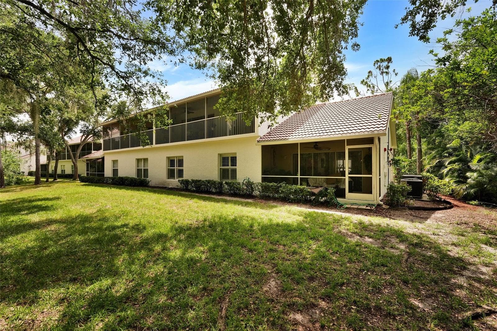 5405 STONEYBROOK LANE — photo 5 of 30