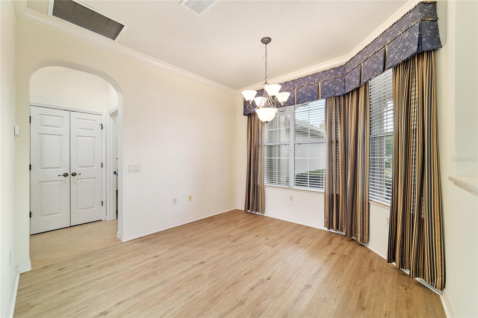 8907 84TH CIRCLE — photo 33 of 63