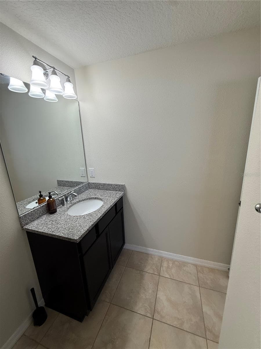 9154 HILLCROFT DRIVE — photo 42 of 55