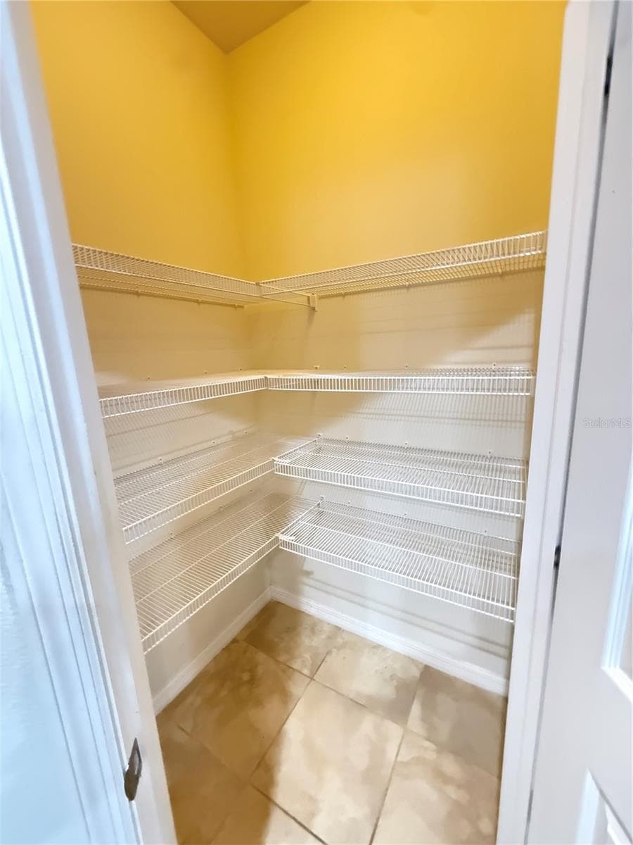 9154 HILLCROFT DRIVE — photo 21 of 55