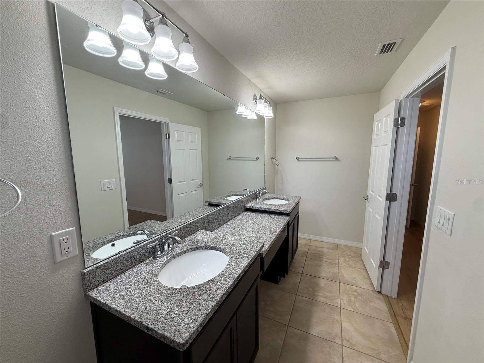 9154 HILLCROFT DRIVE — photo 29 of 55