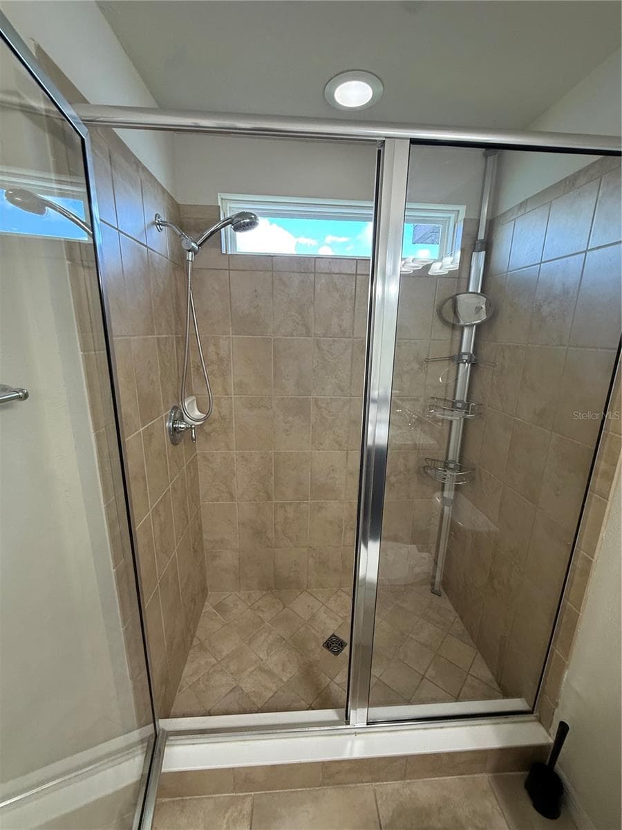 9154 HILLCROFT DRIVE — photo 31 of 55