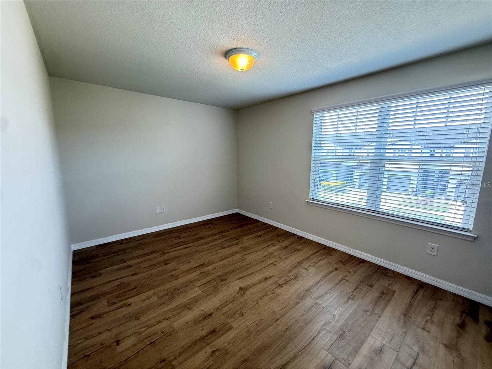 9154 HILLCROFT DRIVE — photo 38 of 55