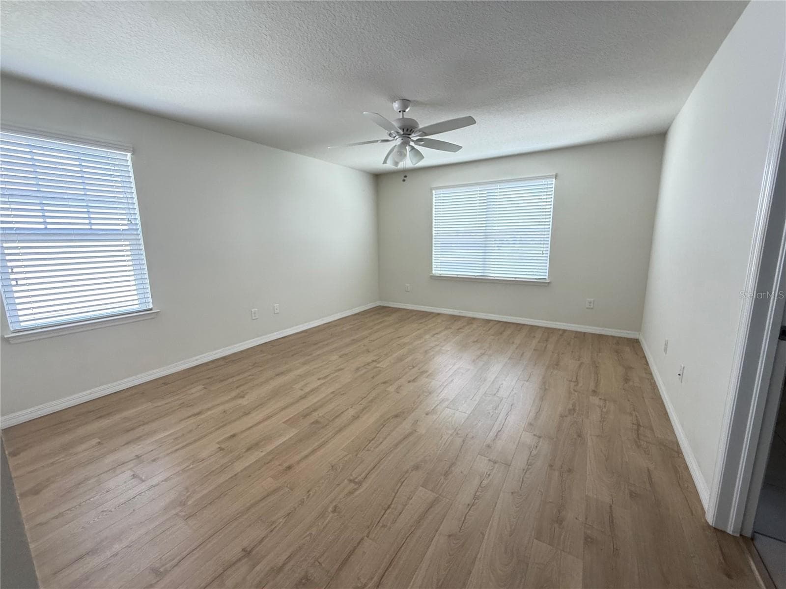 9154 HILLCROFT DRIVE — photo 25 of 55