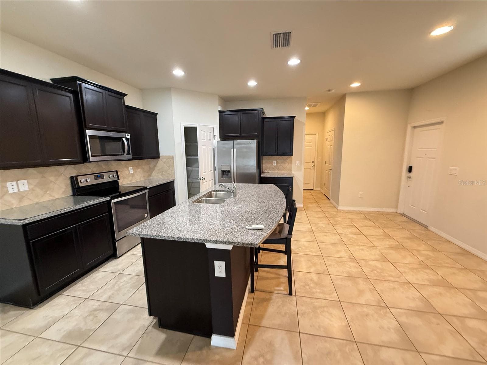 9154 HILLCROFT DRIVE — photo 16 of 55