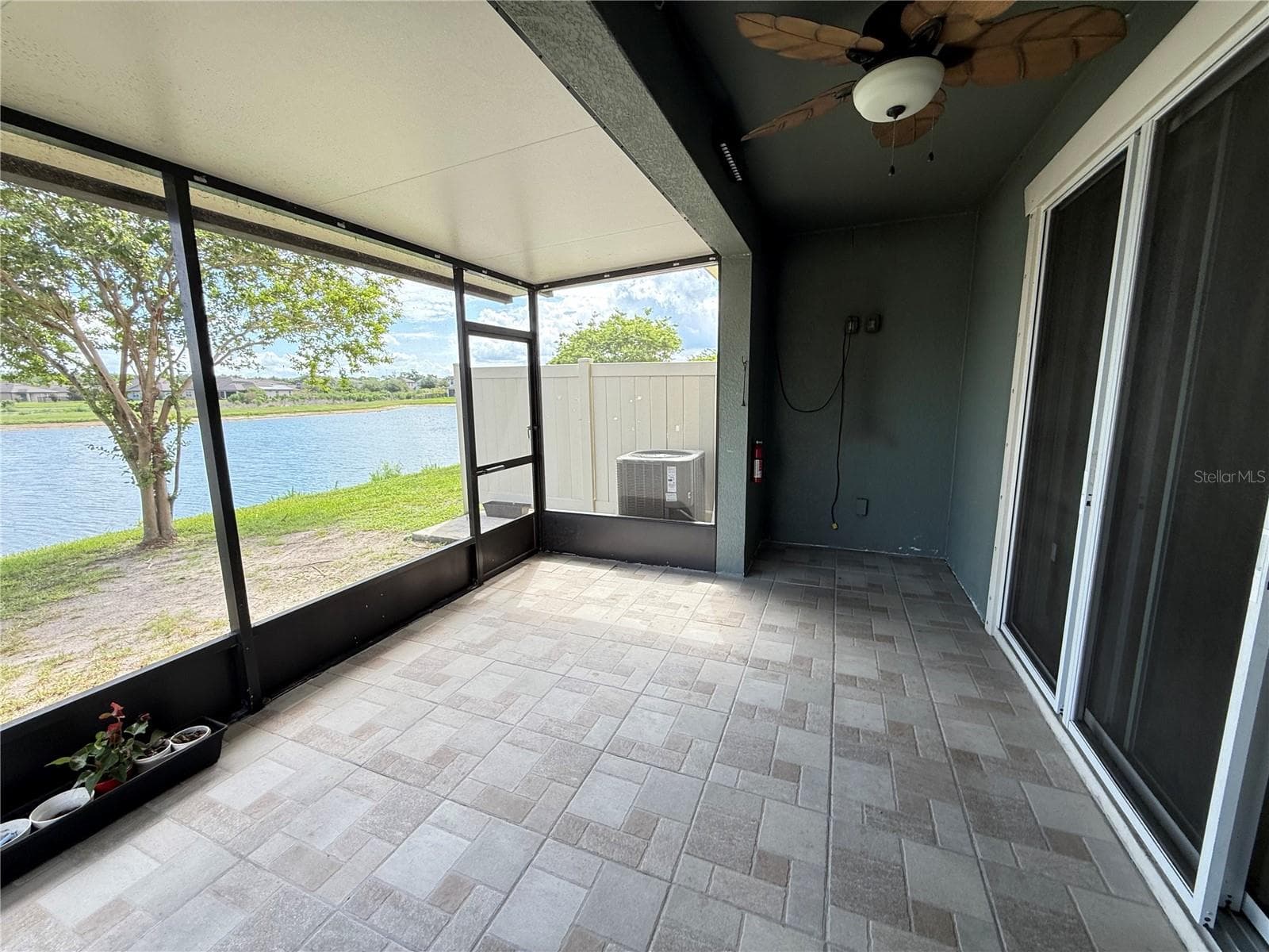 9154 HILLCROFT DRIVE — photo 15 of 55