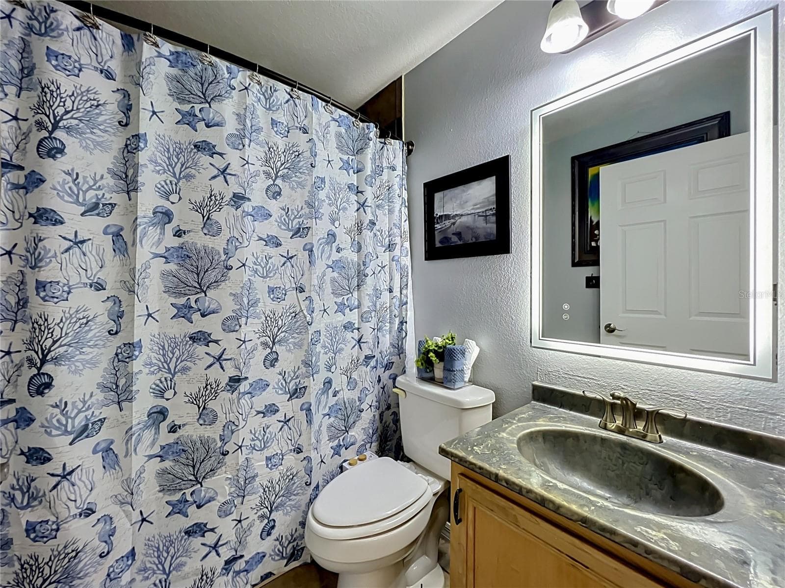 8307 LAINIE LANE — photo 9 of 26
