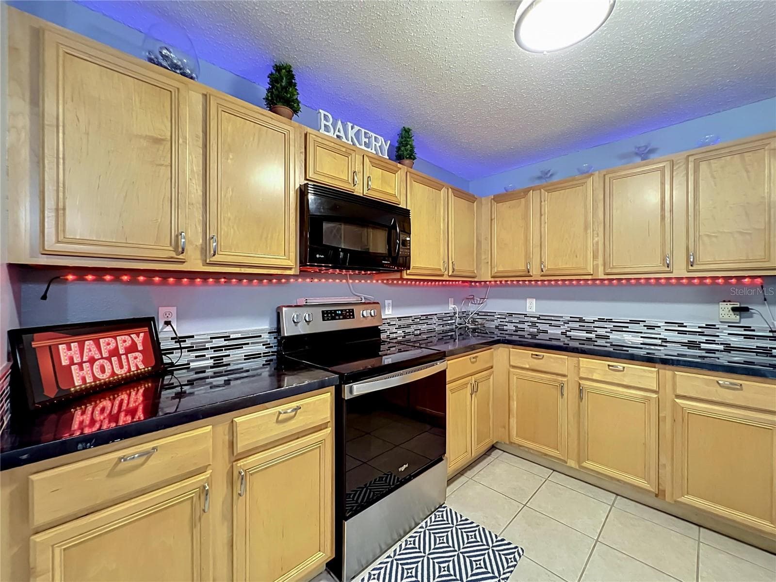 8307 LAINIE LANE — photo 5 of 26