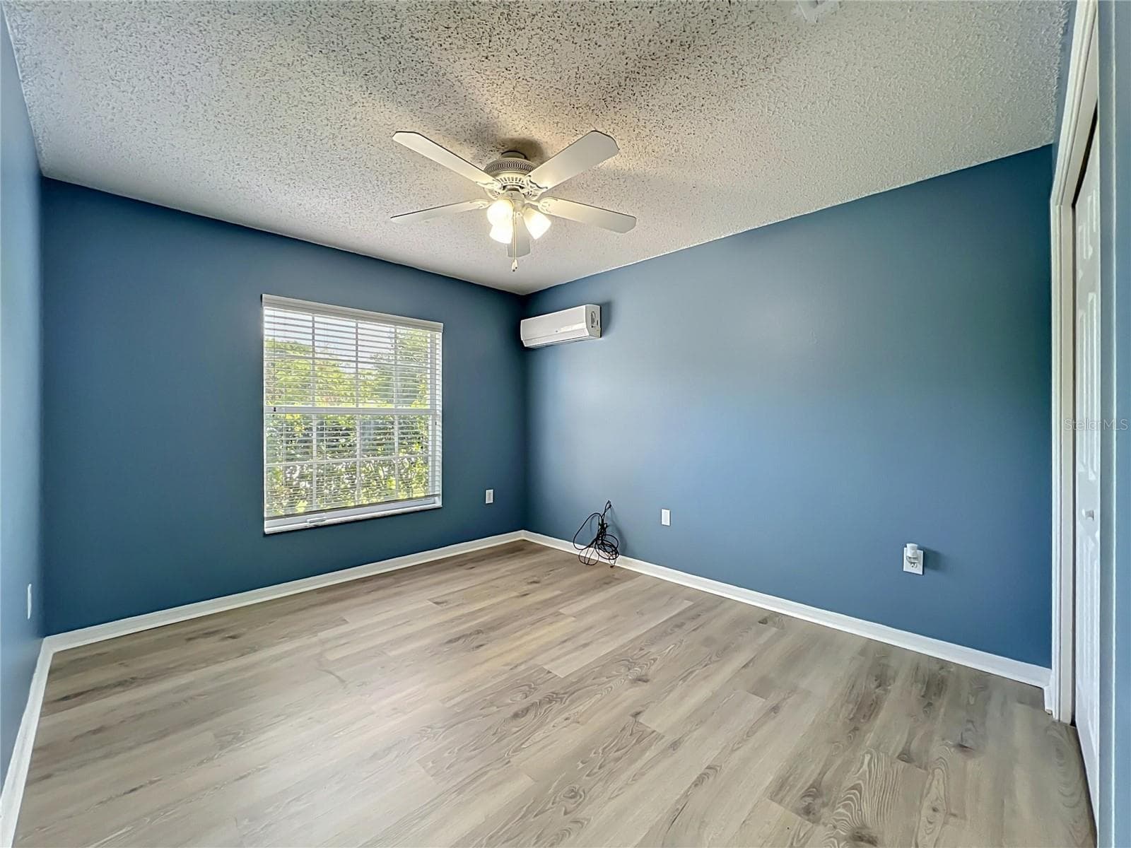 8307 LAINIE LANE — photo 8 of 26