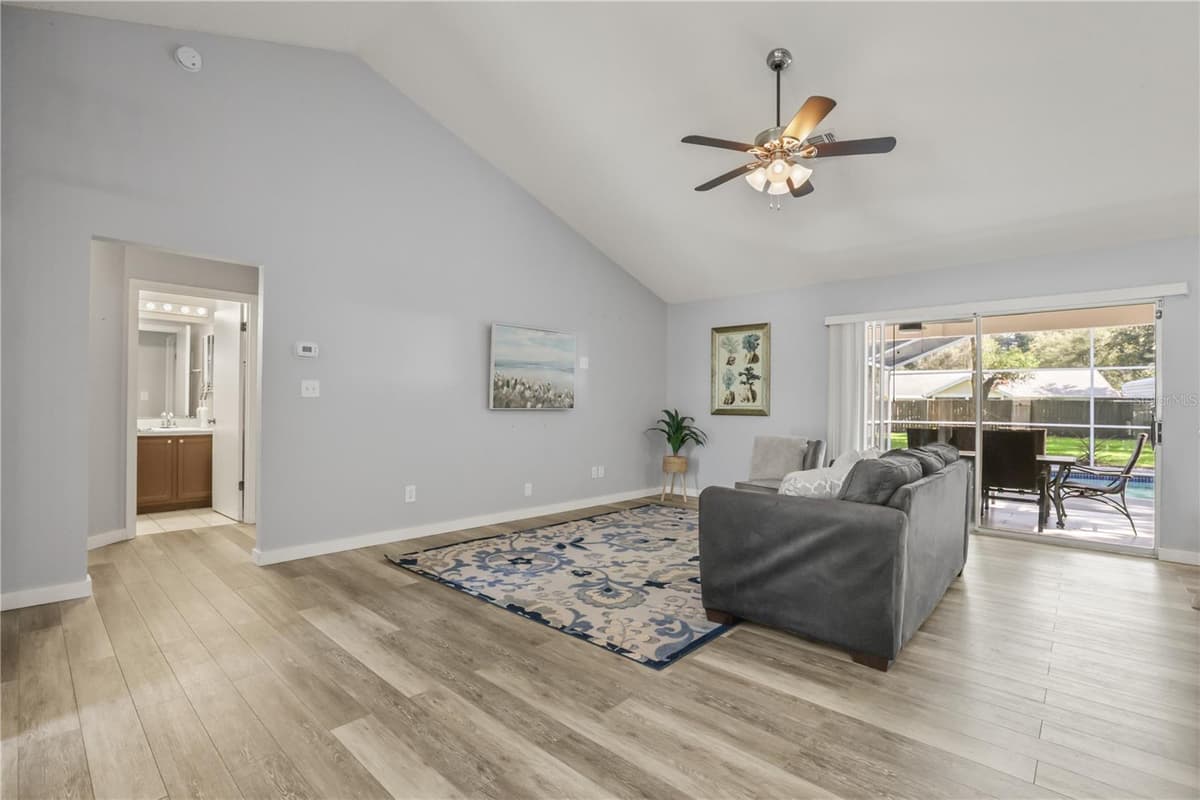 2635 LAKE LANDING BOULEVARD — photo 2 of 32