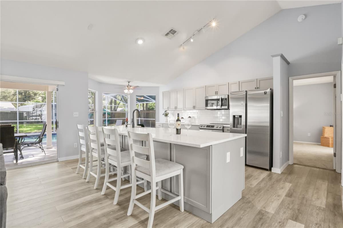 2635 LAKE LANDING BOULEVARD — photo 4 of 32