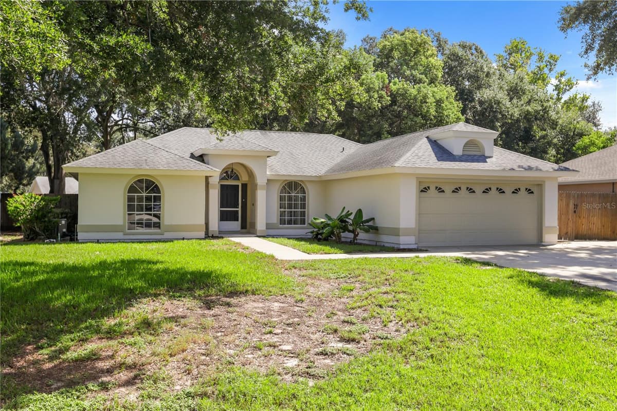 2635 LAKE LANDING BOULEVARD — photo 1 of 32