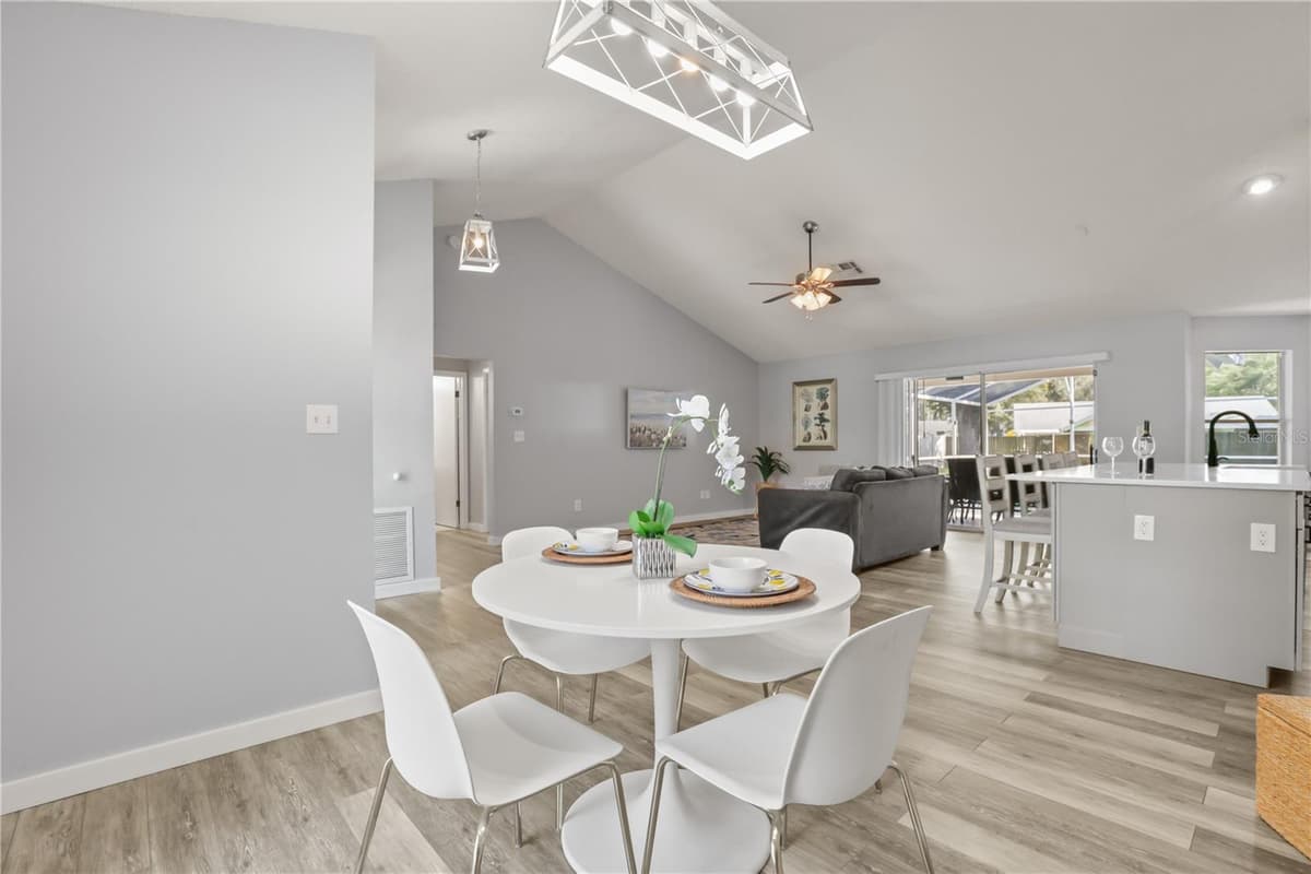 2635 LAKE LANDING BOULEVARD — photo 8 of 32