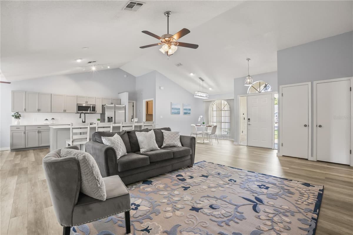 2635 LAKE LANDING BOULEVARD — photo 3 of 32
