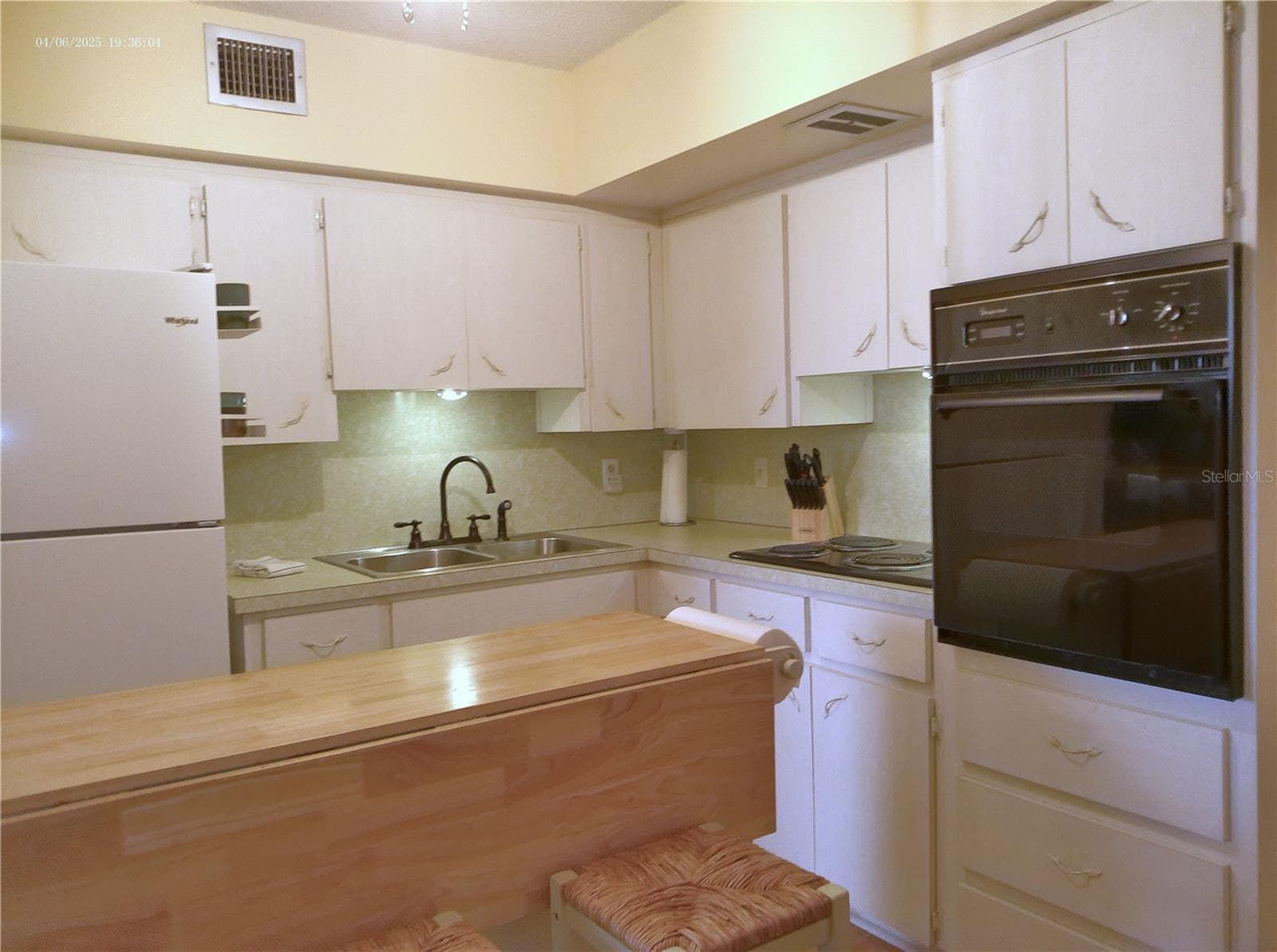2457 ECUADORIAN WAY — photo 15 of 77