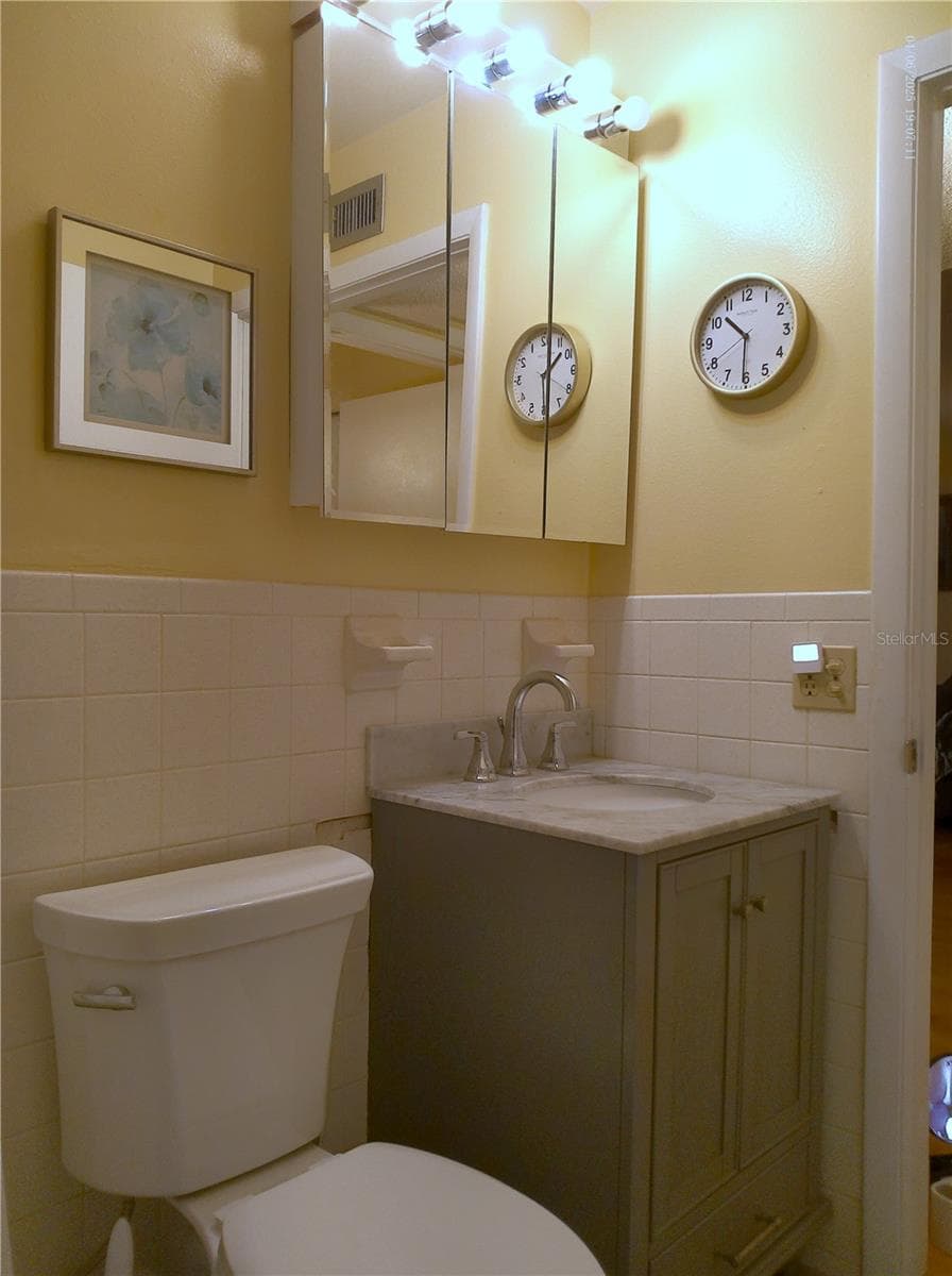 2457 ECUADORIAN WAY — photo 26 of 77
