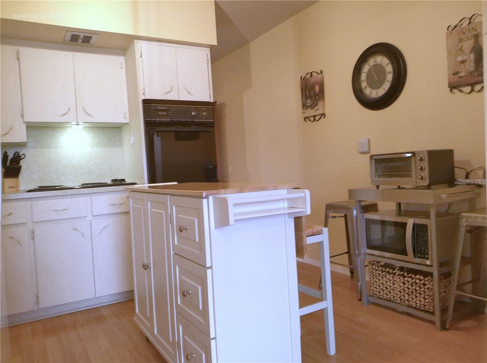 2457 ECUADORIAN WAY — photo 12 of 77