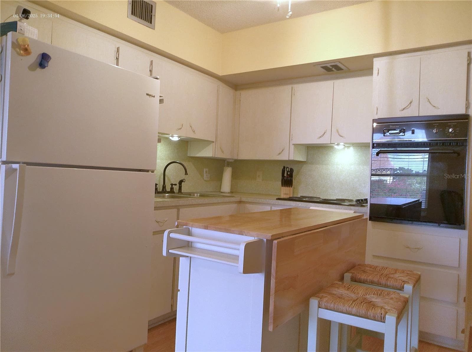2457 ECUADORIAN WAY — photo 10 of 77