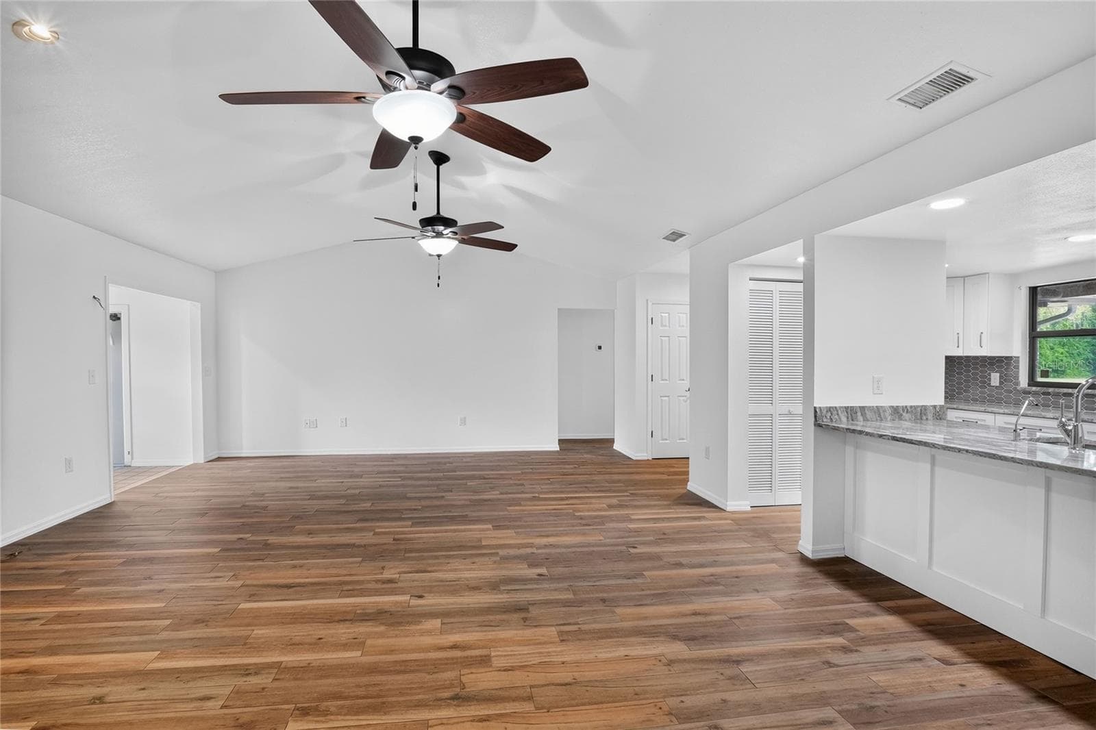 4520 LOG CABIN DRIVE — photo 11 of 54
