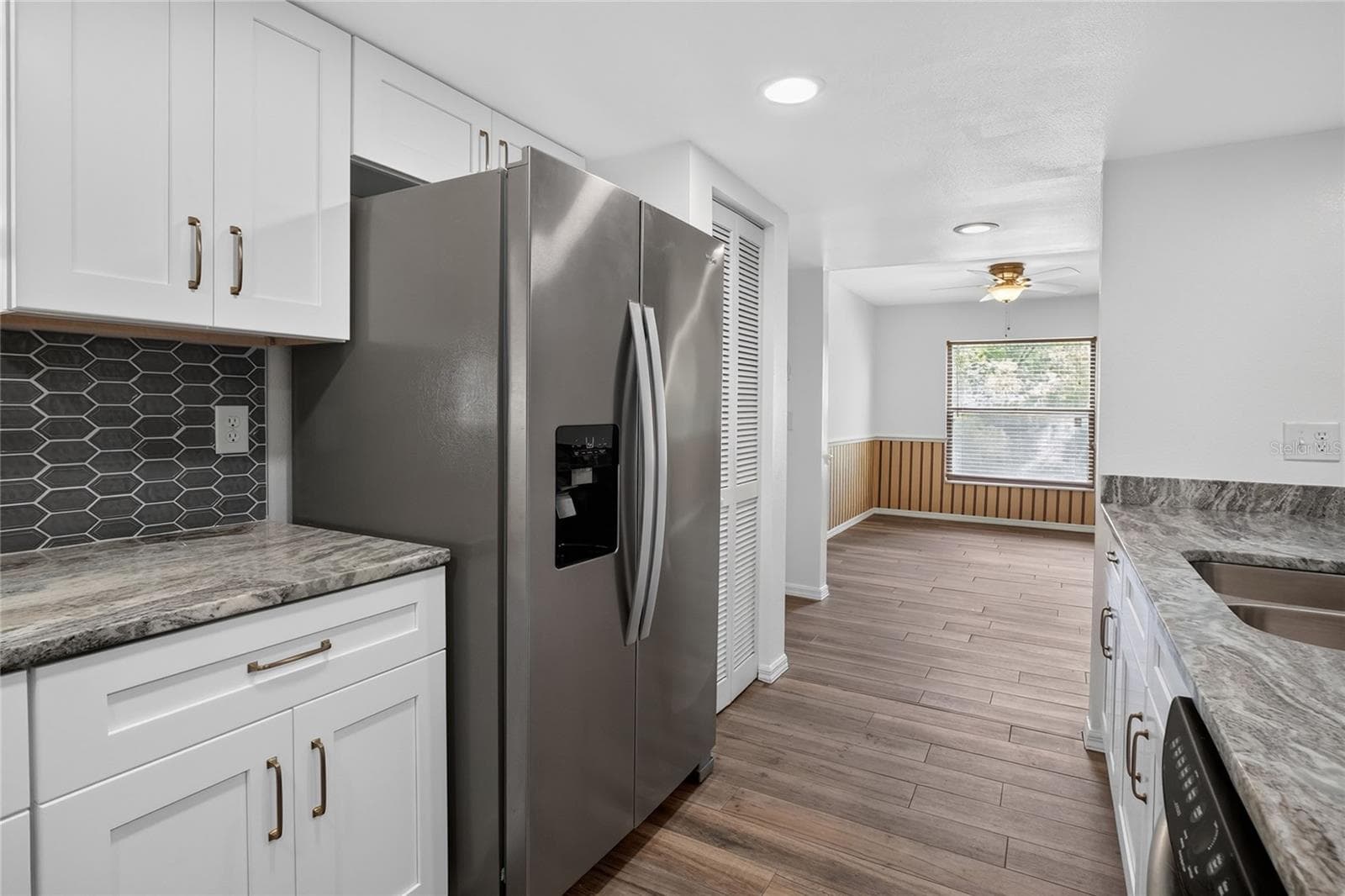 4520 LOG CABIN DRIVE — photo 8 of 54