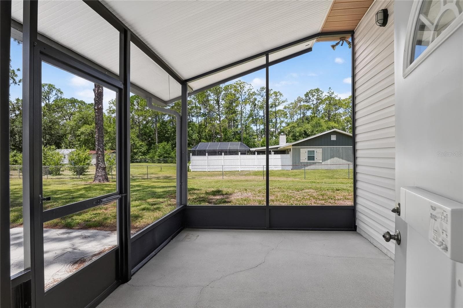 4520 LOG CABIN DRIVE — photo 34 of 54