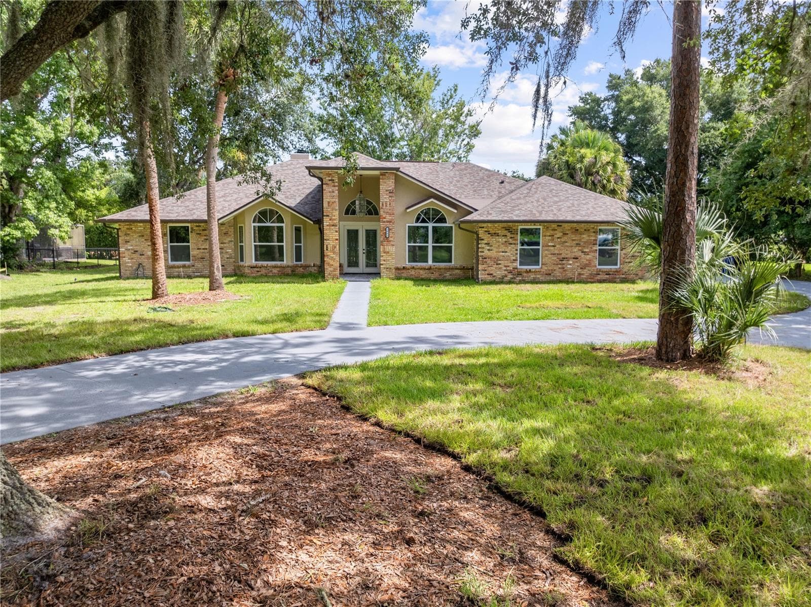 2082 CAMELOT BOULEVARD — photo 70 of 86