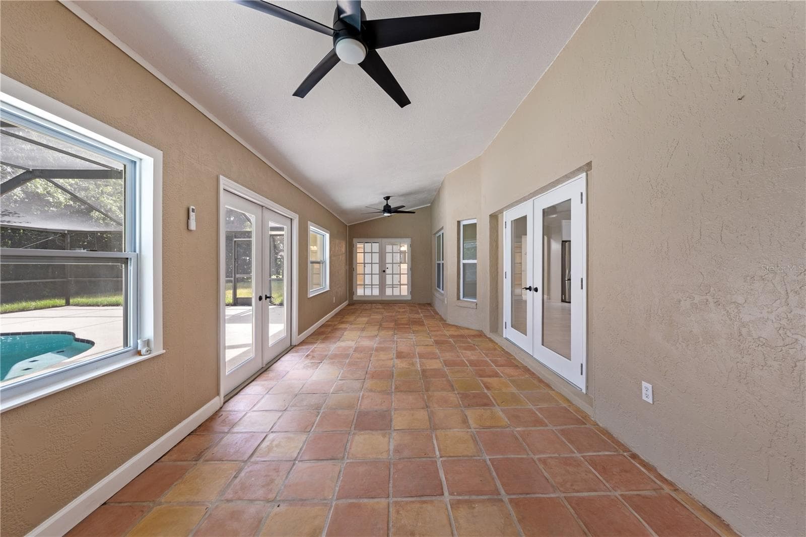 2082 CAMELOT BOULEVARD — photo 49 of 86
