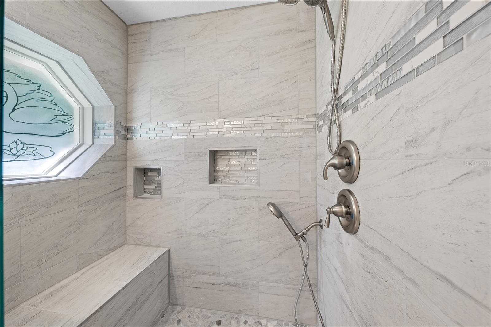 2082 CAMELOT BOULEVARD — photo 46 of 86