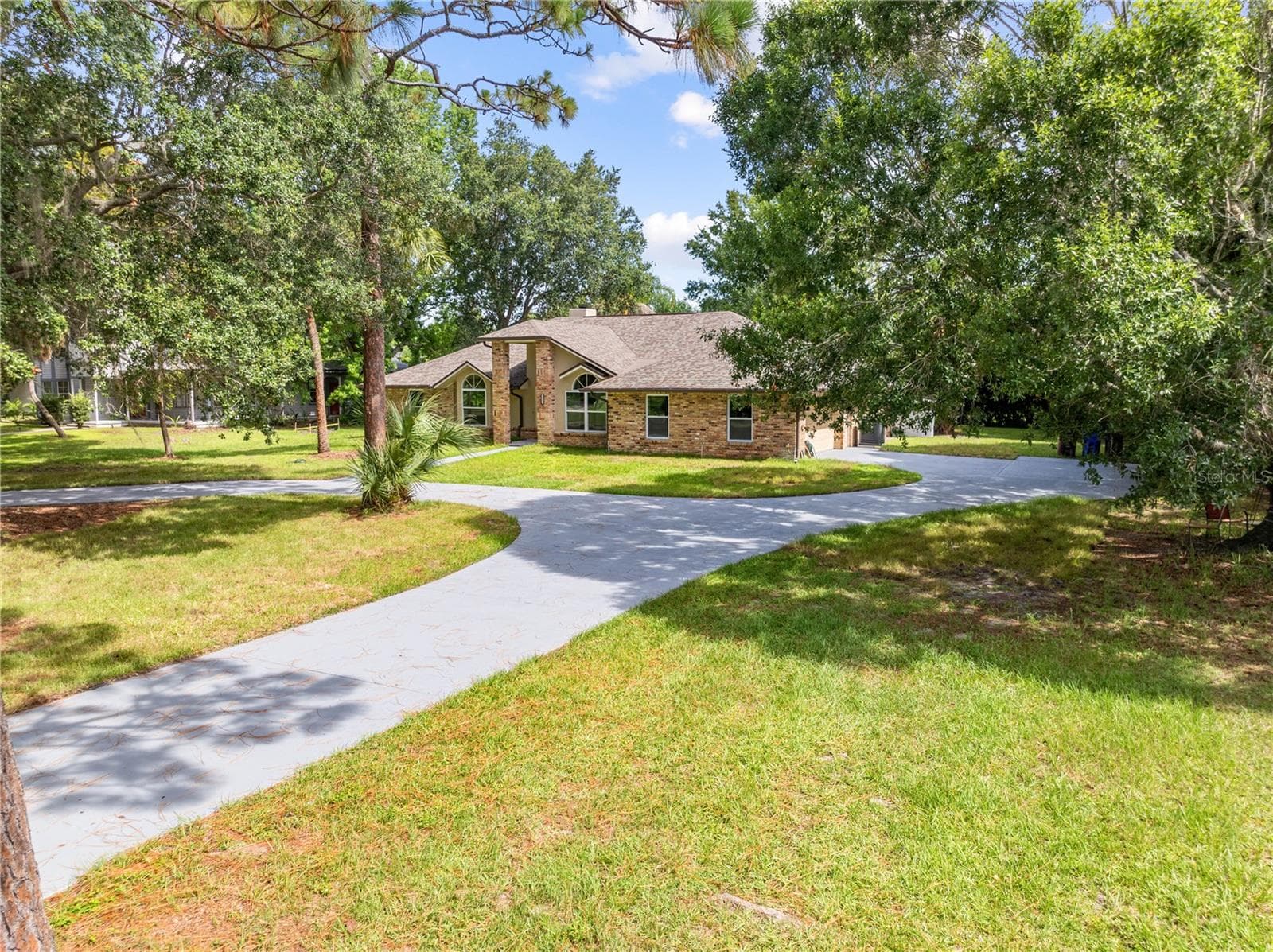 2082 CAMELOT BOULEVARD — photo 67 of 86